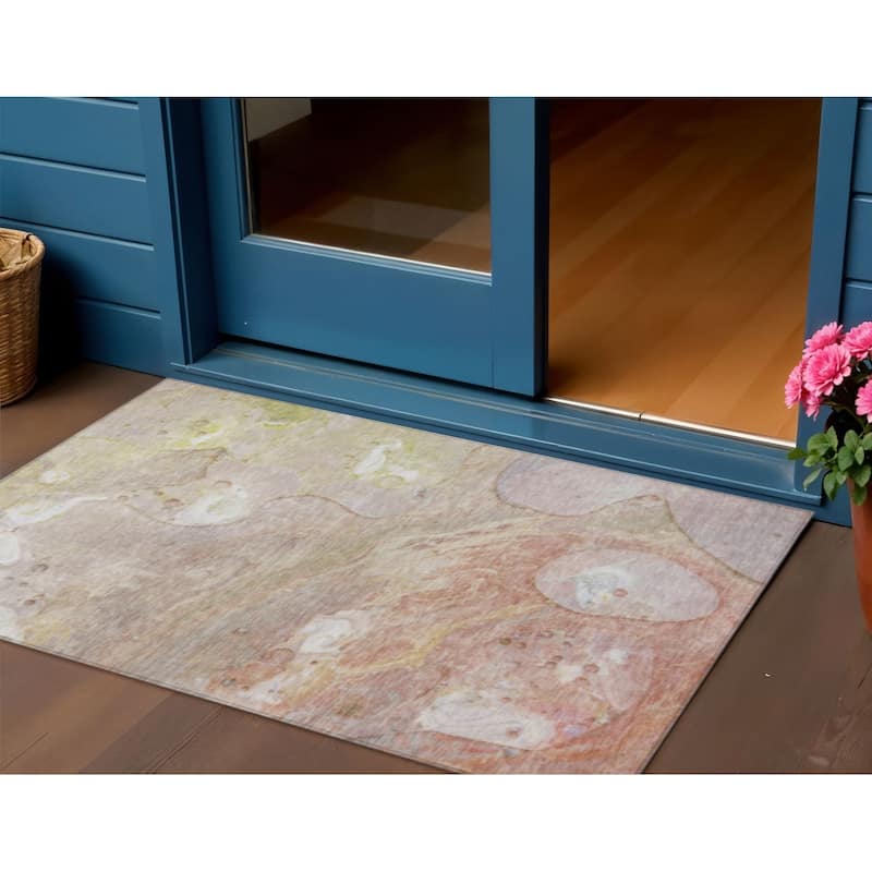 HomeRoots Abstract Transitional Rectangle Outdoor Rug - 3' x 5'