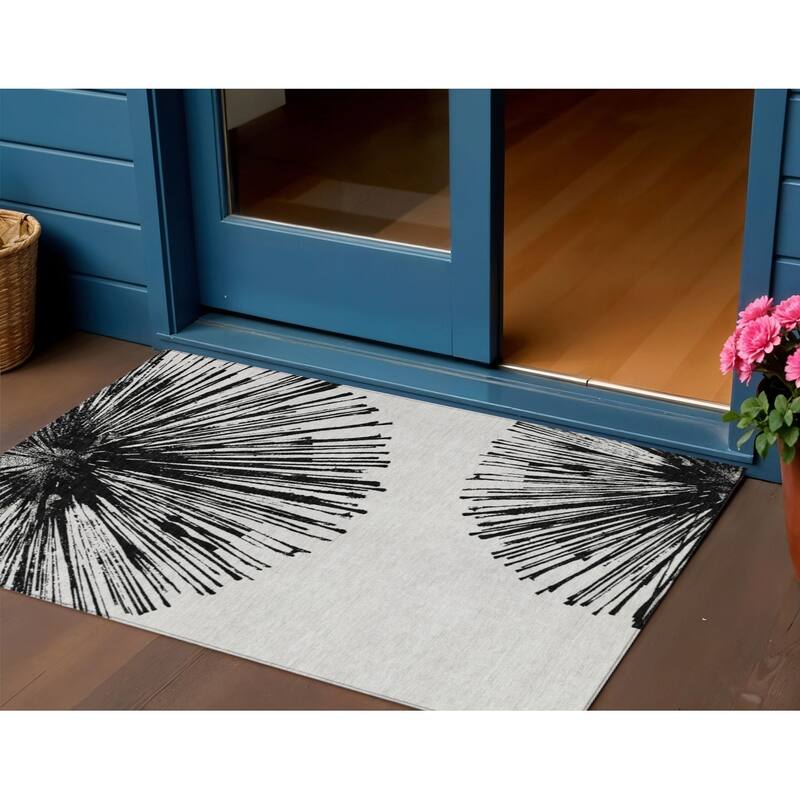 HomeRoots Abstract Transitional Rectangle Outdoor Rug - 3' x 5'