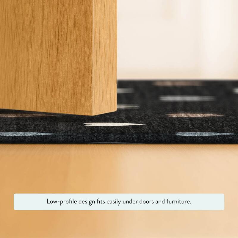 Machine Washable Indoor/ Outdoor Modern Hearts Chantille Rug