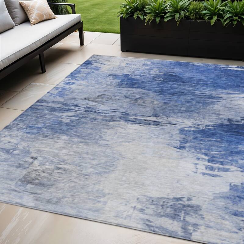 HomeRoots Abstract Transitional Rectangle Outdoor Rug - 5' X 8'