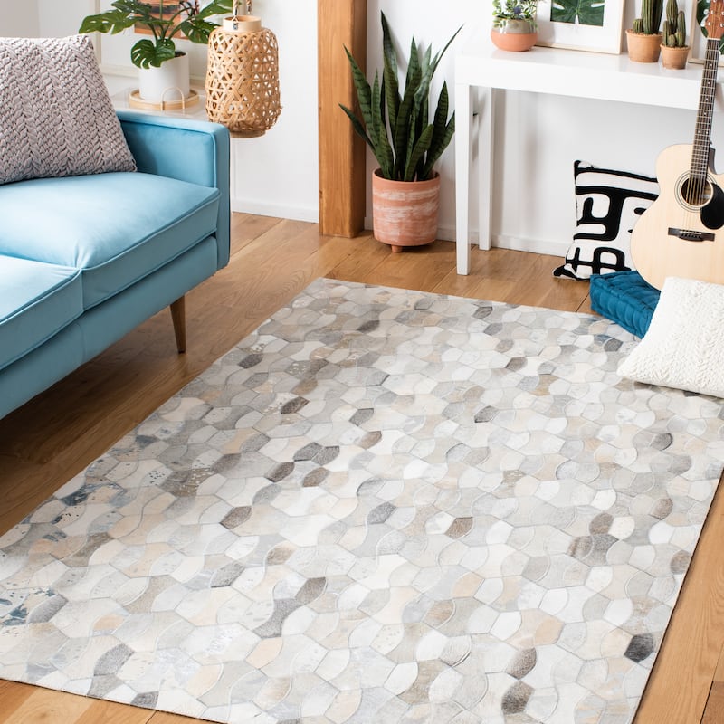 SAFAVIEH Flatweave Studio Leather Petka Modern Rug - 5' x 8' - Ivory/Grey