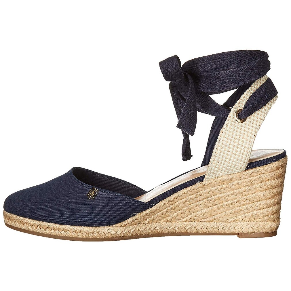 Shop Tommy Hilfiger Womens Nowell Fabric Closed Toe Casual Platform Sandals Overstock 28815007