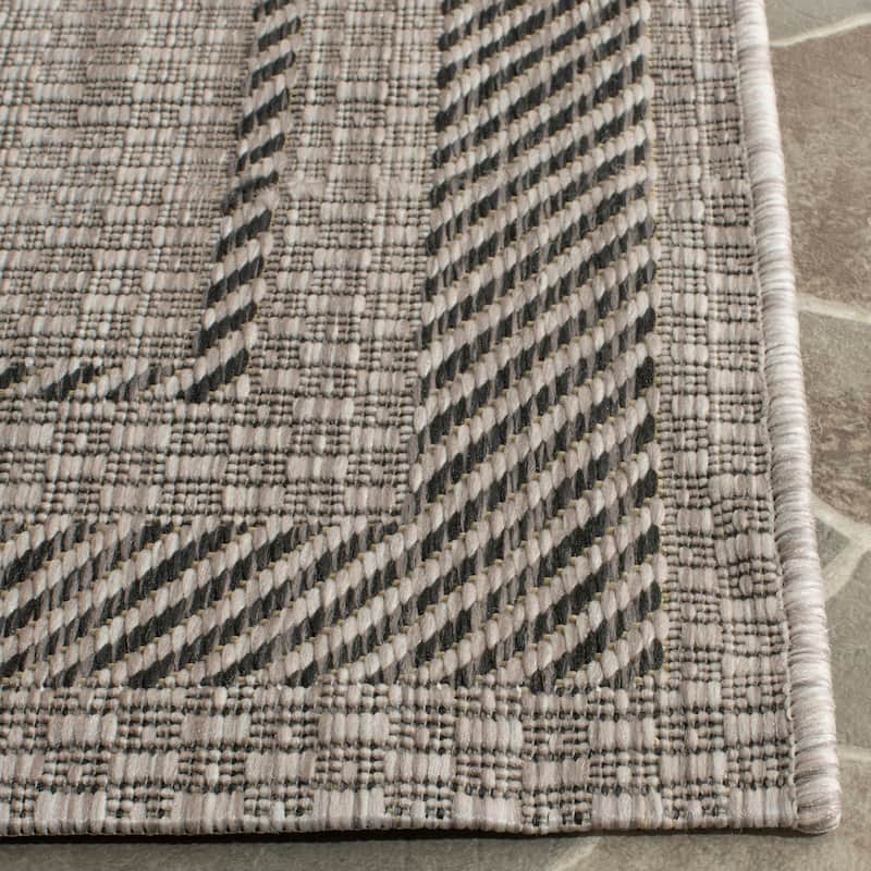 SAFAVIEH Courtyard Shpresa Indoor/ Outdoor Waterproof Patio Backyard Rug