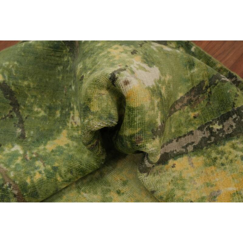 Hand-knotted Modern Silk Green Abstract Oriental Area Rug - 8' 0'' X 5' 0''