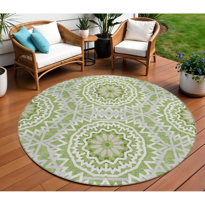 HomeRoots Floral Medallion Transitional Rectangle Outdoor Rug - 8' Round