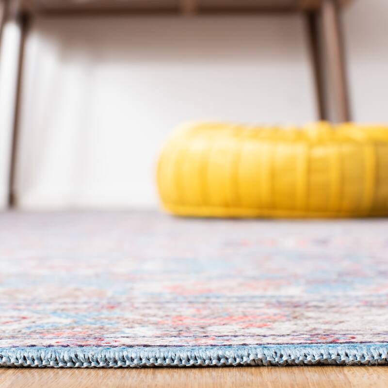 SAFAVIEH Serapi Machine Washable Melva Medallion Distressed Rug