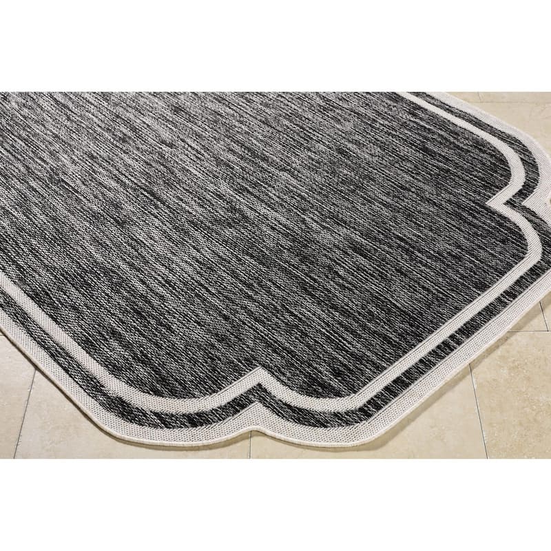Livabliss Miami Beach Traditional Indoor/Outdoor Area Rug