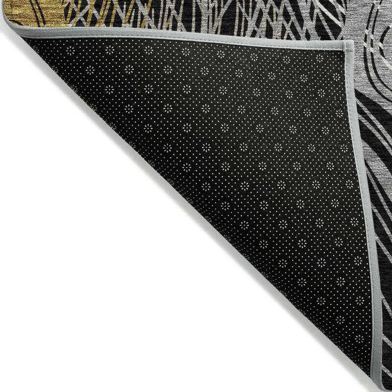 Machine Washable Indoor/ Outdoor Modern Peacock Chantille Rug