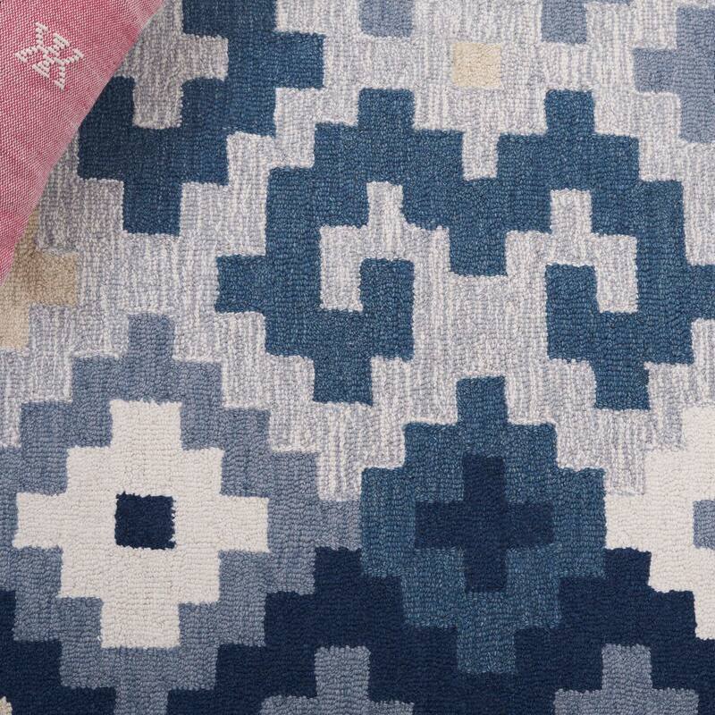 SAFAVIEH Handmade Metro Gunvor French Country Wool Rug
