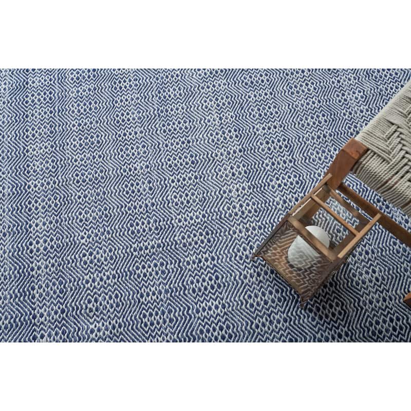Echo Indoor/Outdoor Flatweave PET yarn Ivory/Blue Area Rug.