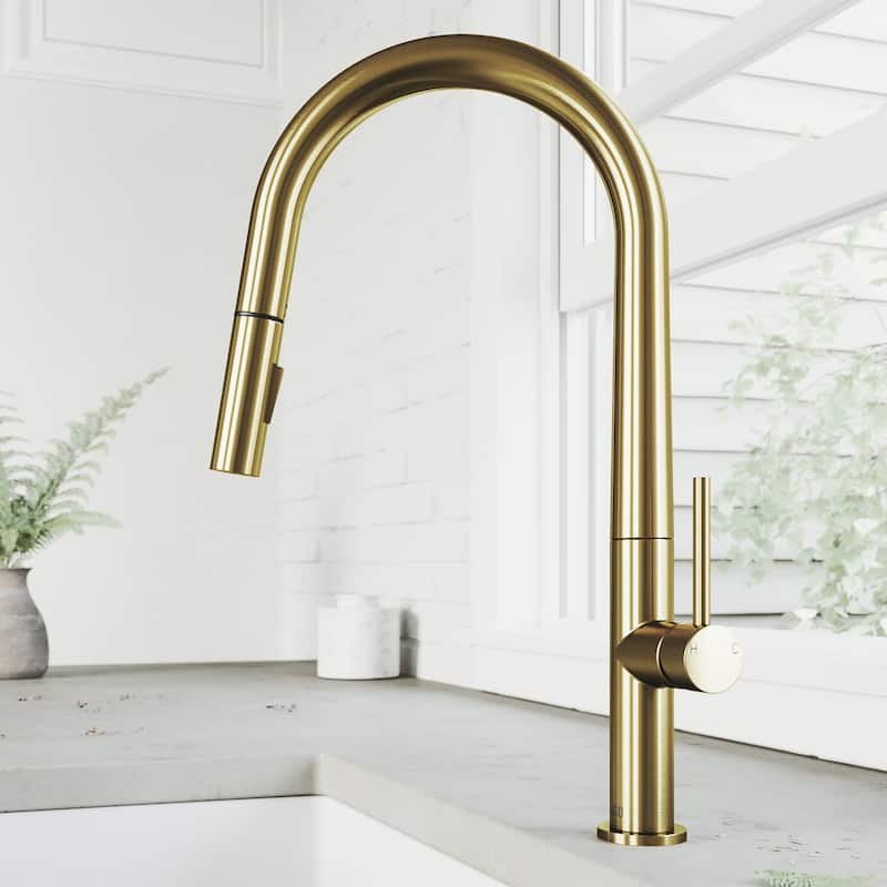 VIGO Greenwich 18" H Single Handle Pull-Down Sprayer Kitchen Faucet - Without Extras - Matte Brushed Gold