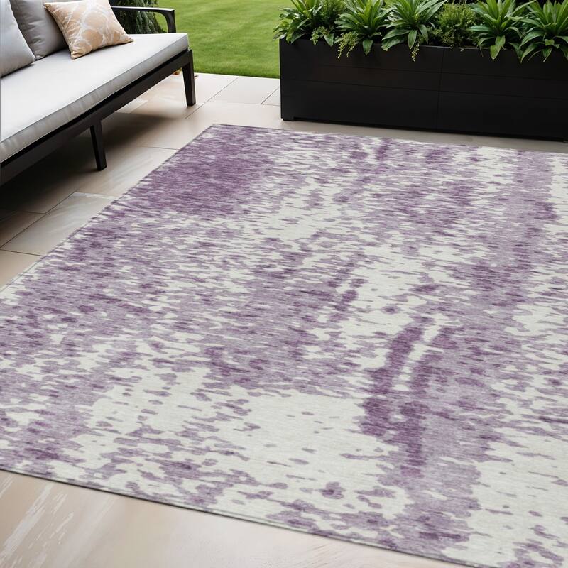 HomeRoots Abstract Transitional Rectangle Outdoor Rug - 5' X 8'
