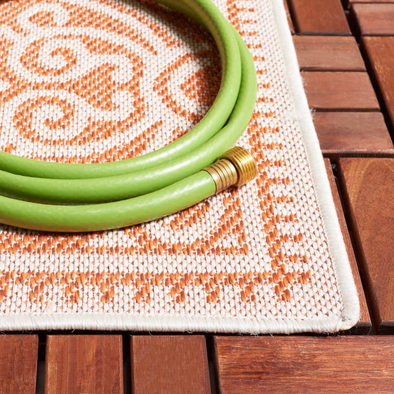 SAFAVIEH Bermuda Artimisia Geometric Indoor/Outdoor Waterproof Rug