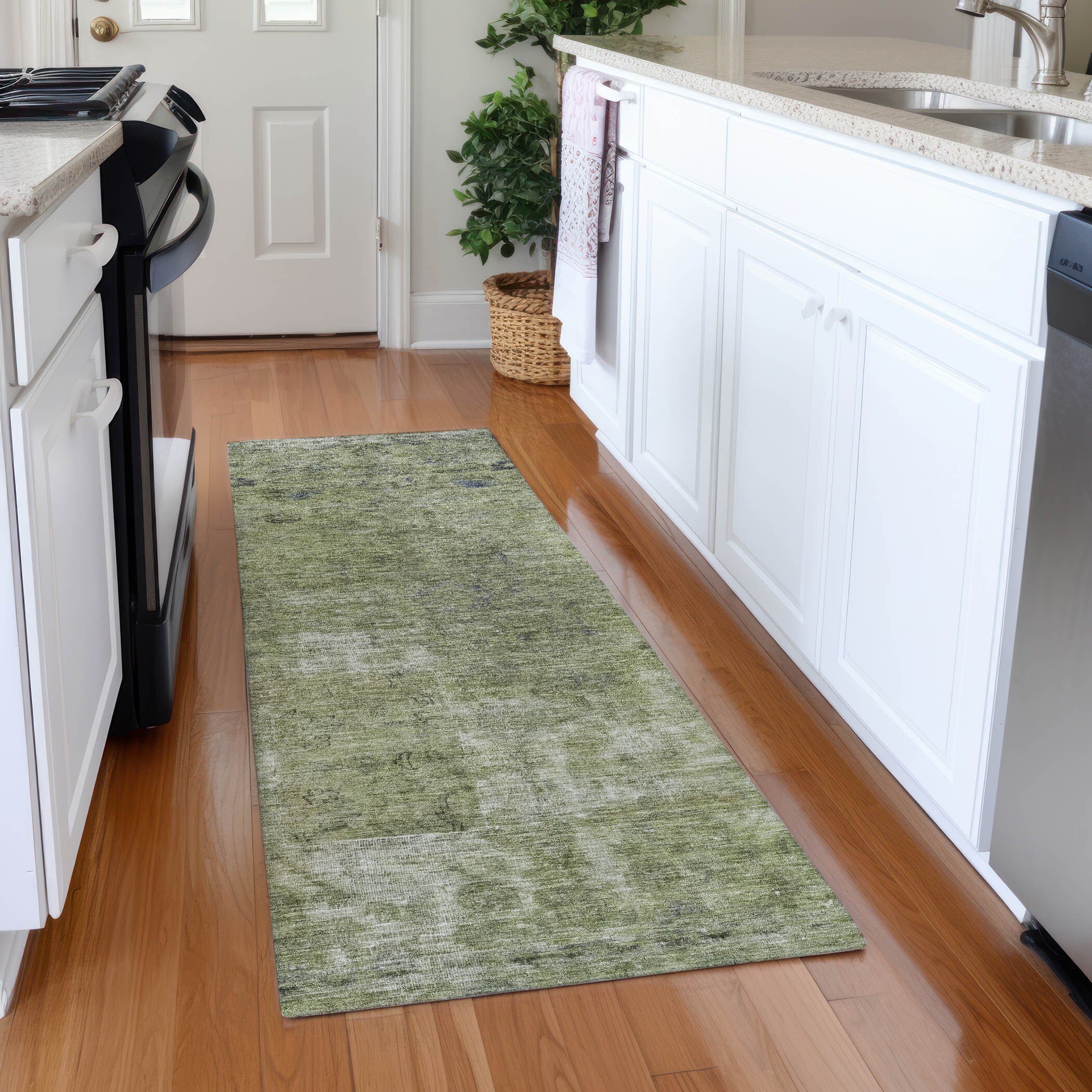 Machine Washable Indoor/ Outdoor Vintage Border Chantille Rug