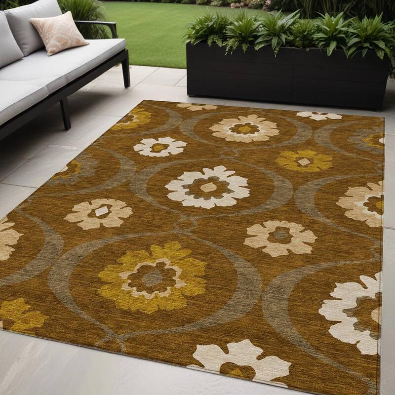 HomeRoots Medallion Transitional Rectangle Outdoor Rug - 5' X 8'