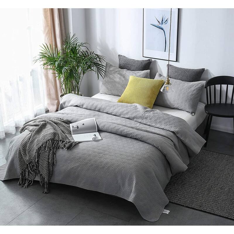 KASENTEX Quilted Coverlet Set Pre-Washed Microfiber Soft Warm Bedspread, Contemporary Star Design