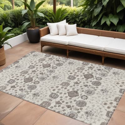 HomeRoots Floral Transitional Rectangle Outdoor Rug