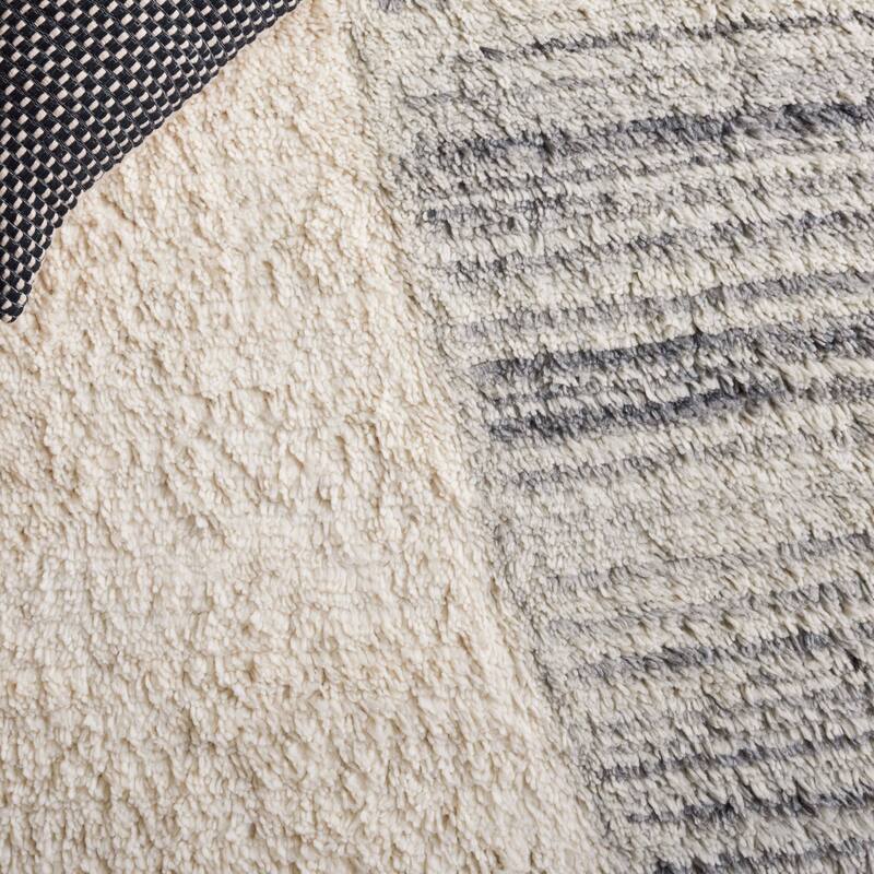SAFAVIEH Handmade Vermont Nejra Wool Rug