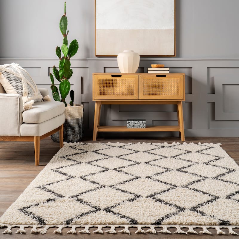 Nuloom Ivory Moroccan Trellis Soft Plush Tassel Shag Area Rug