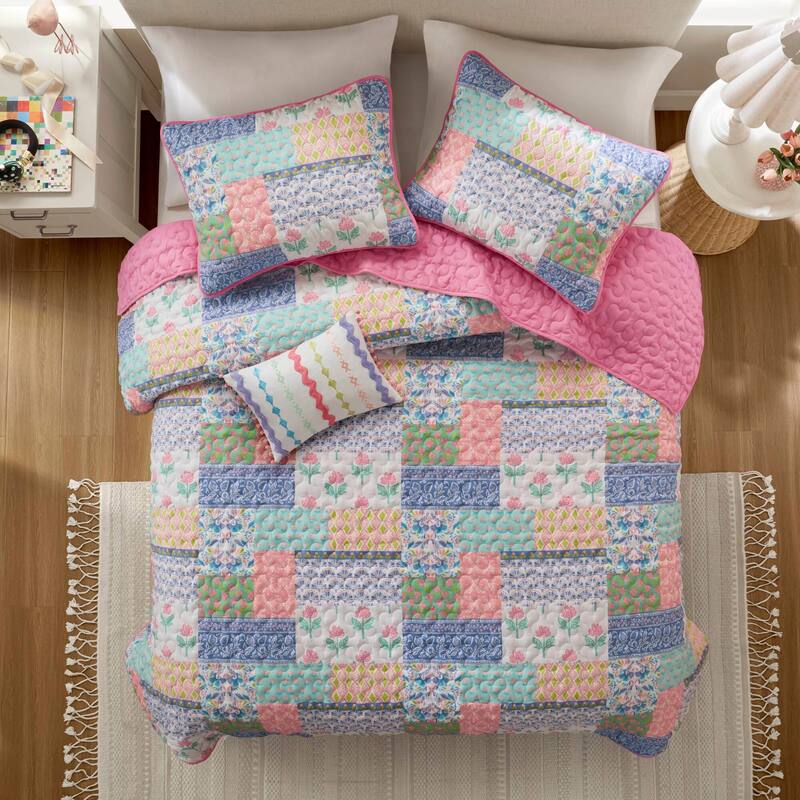 Intelligent Design Nellie Quilt Set