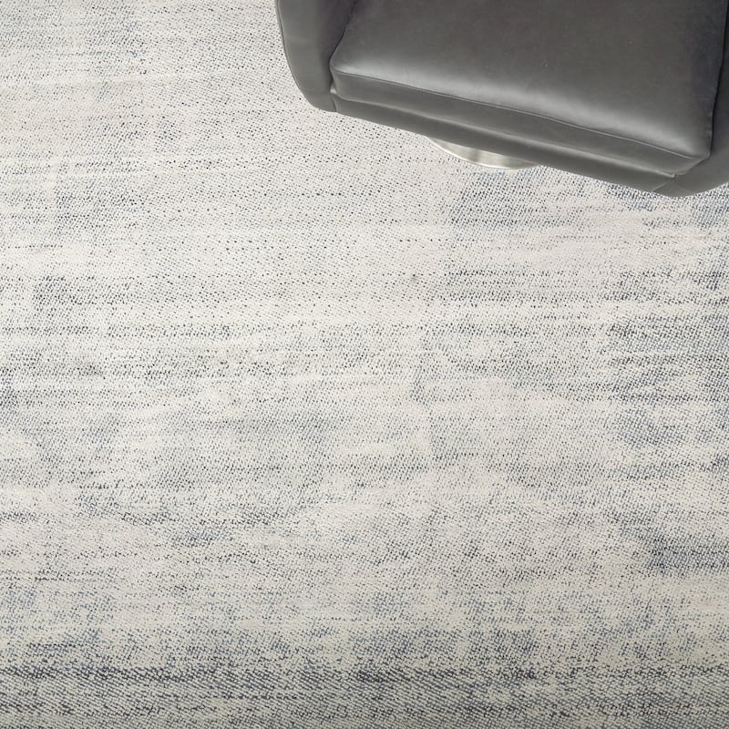 EXQUISITE RUGS Fine Pure Silk Hand-knotted Silk White/Blue Area Rug.