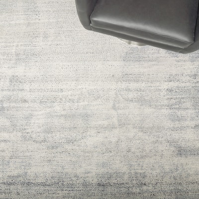 EXQUISITE RUGS Fine Pure Silk Hand-knotted Silk White/Blue Area Rug.