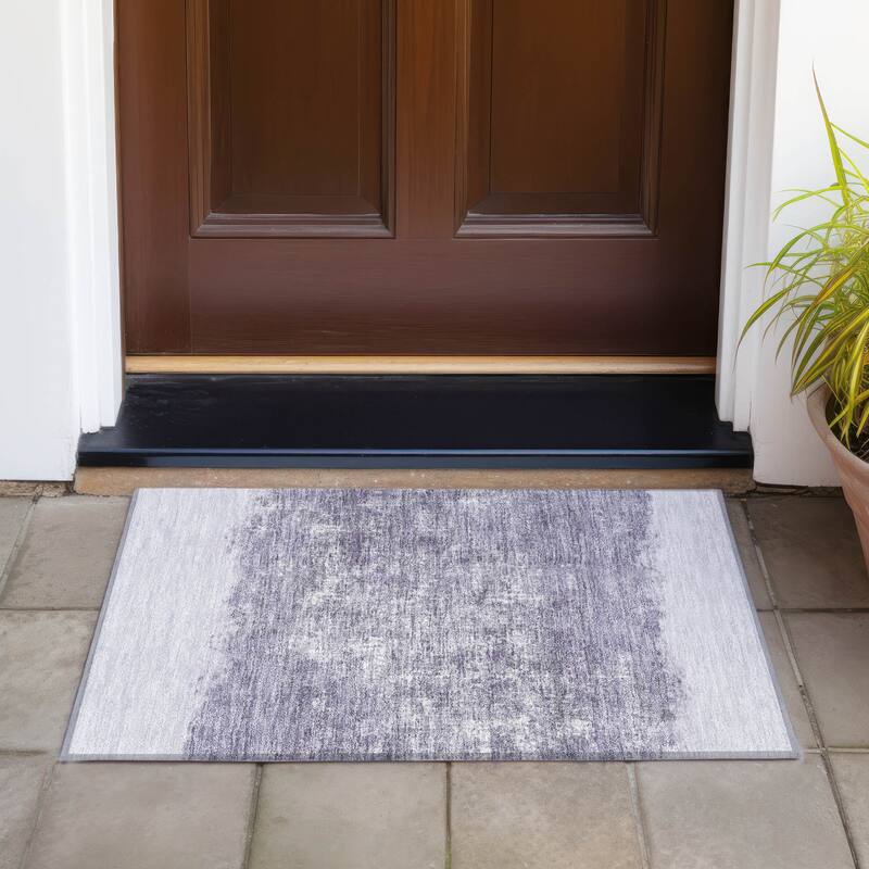 Machine Washable Indoor/Outdoor Border Ombre Chantille Rug - Lavender - 1'8" x 2'6"