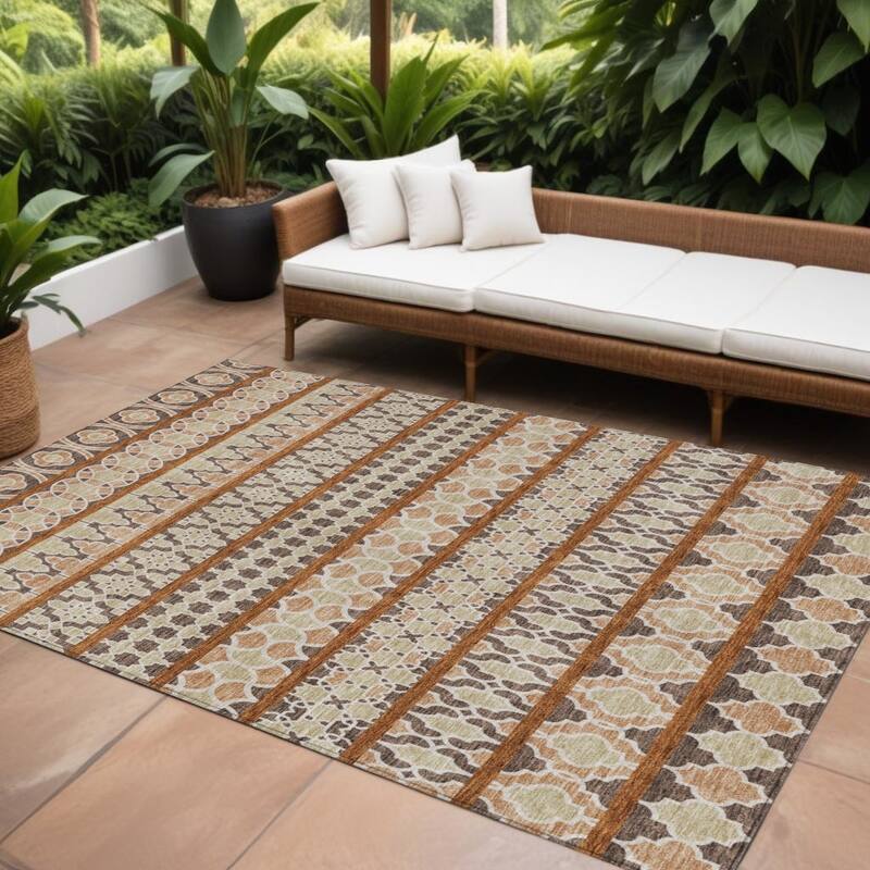 HomeRoots Quatrefoil Transitional Rectangle Outdoor Rug - 9' X 12'
