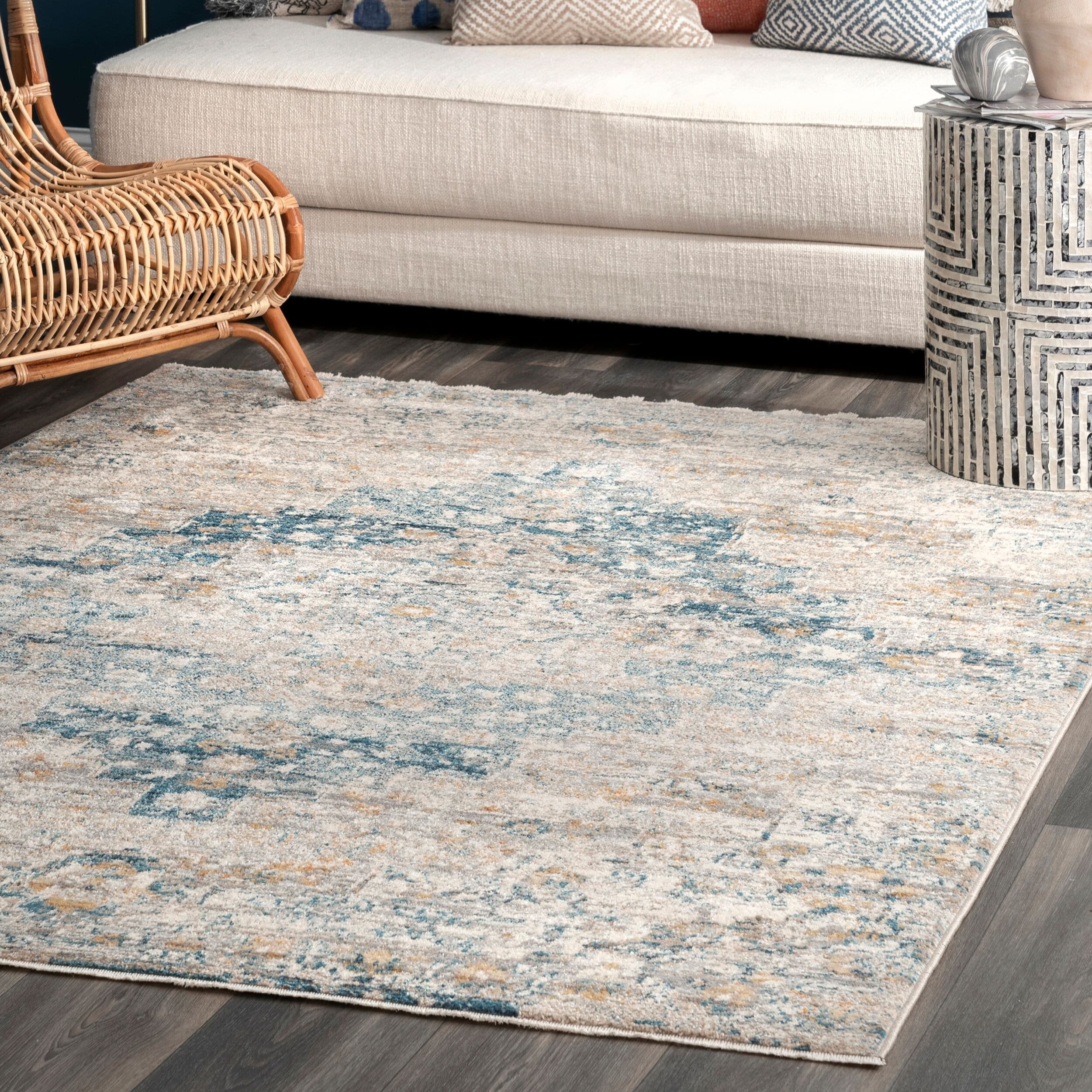 Nuloom Diana Medallion Vintage Area Rug