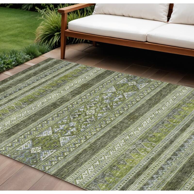HomeRoots Southwestern Transitional Rectangle Outdoor Rug - 9' X 12'
