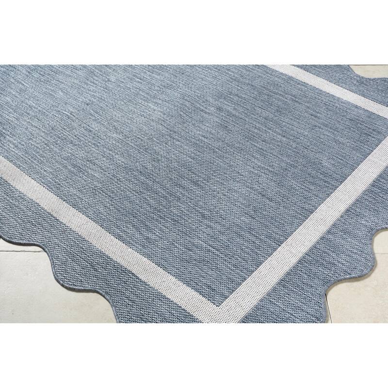 Livabliss Miami Beach Traditional Indoor / Outdoor Area Rug