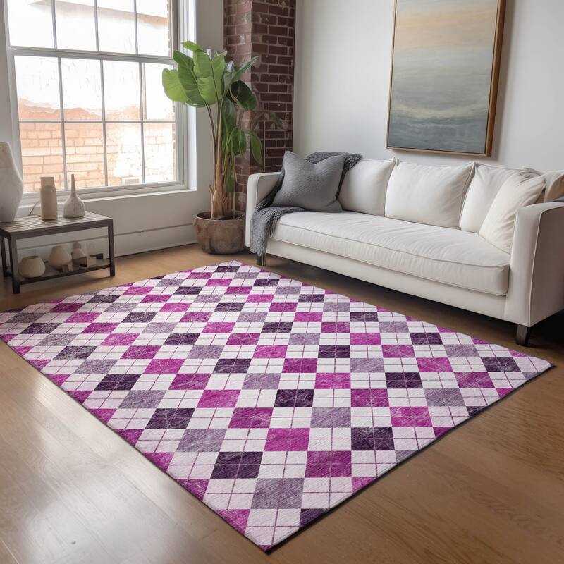 Machine Washable Indoor/ Outdoor Modern Argyle Chantille Rug