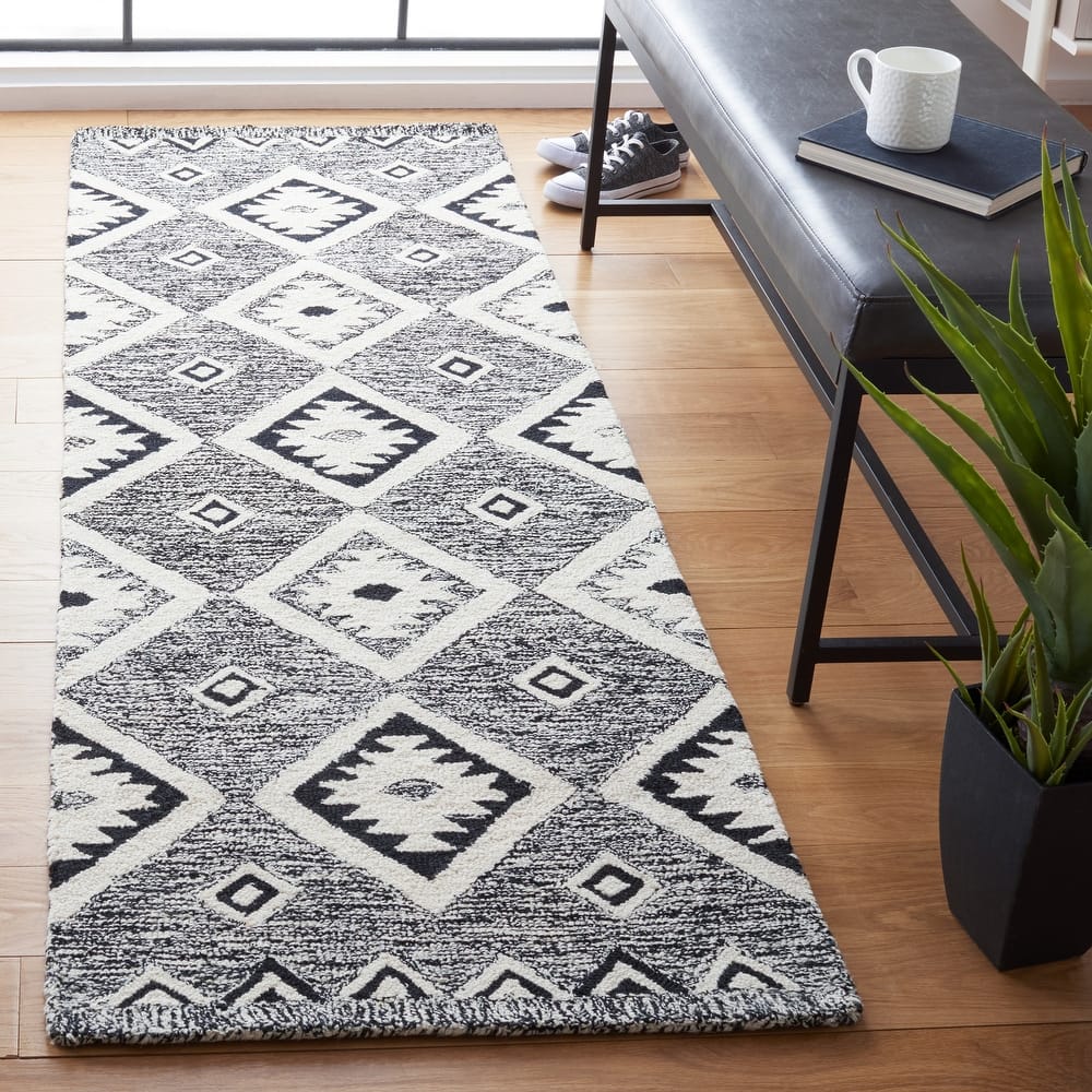 SAFAVIEH Handmade Aspen Tannie Moroccan Boho Wool Rug