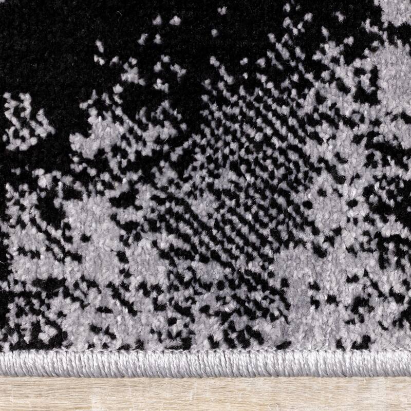 Covington Collection - Grey/Beige/Cream Distressed Triangles Rug, 3'11" x 5'7"