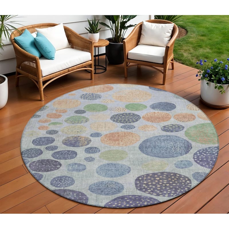 HomeRoots Geometric Transitional Rectangle Outdoor Rug - 8' Round