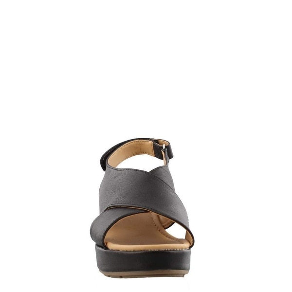 me too arena wedge sandal