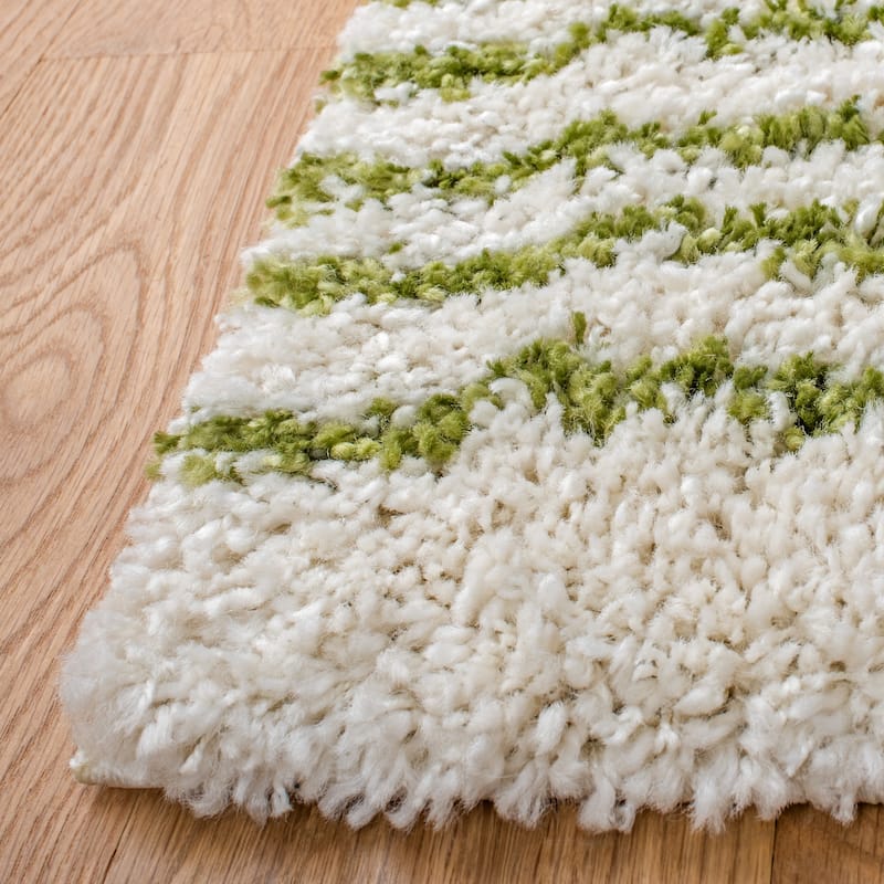 SAFAVIEH Arizona Shag Lotta Moroccan 1.2-inch Thick Rug - 2'3" x 8' Runner - Ivory/Green