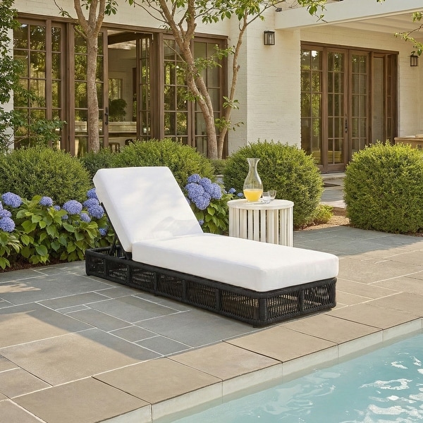 SAFAVIEH Outdoor Gillian Chaise Lounge Chair (Fully Assembled