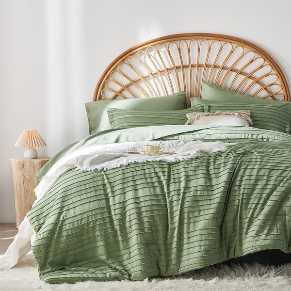 7 Piece Striped Tufted Bed in a Bag - Sage Green - Queen