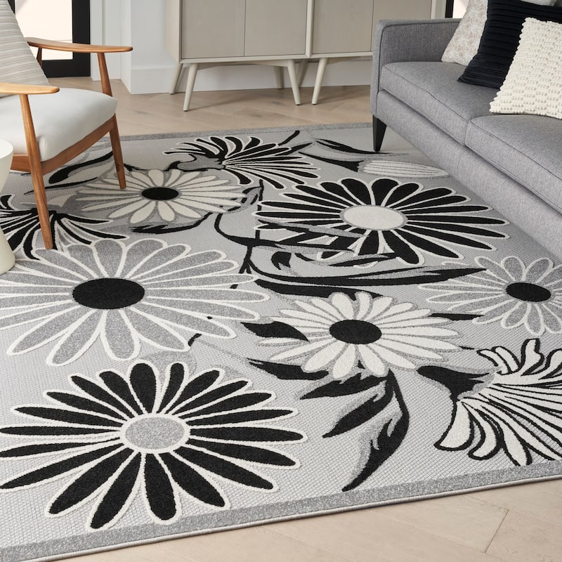 Nourison Aloha Indoor/Outdoor Floral Area Rug - 3'6" x 5'6" - Black/White