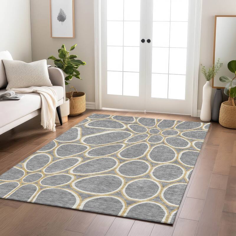 Machine Washable Indoor/ Outdoor Modern Bubbles Chantille Rug