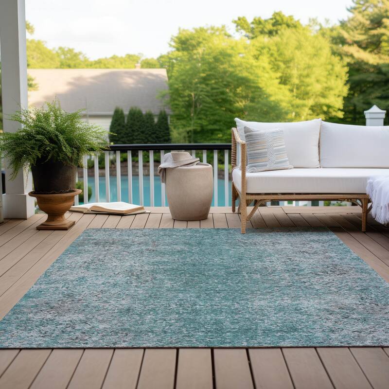 Machine Washable Indoor/ Outdoor Chantille Solid Contemporary Rug