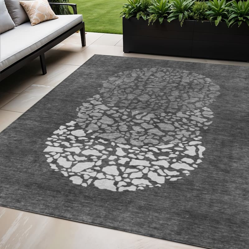 HomeRoots Abstract Transitional Rectangle Outdoor Rug - 5' X 8'