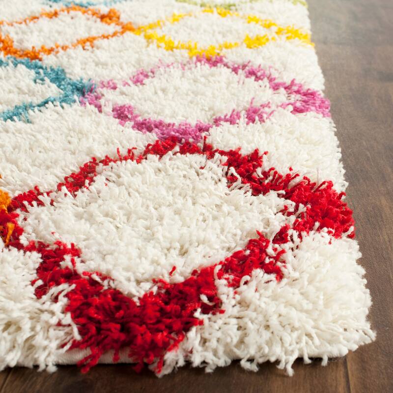 SAFAVIEH Kids Shag Judyth Nursery Playroom 2-inch Thick Rug