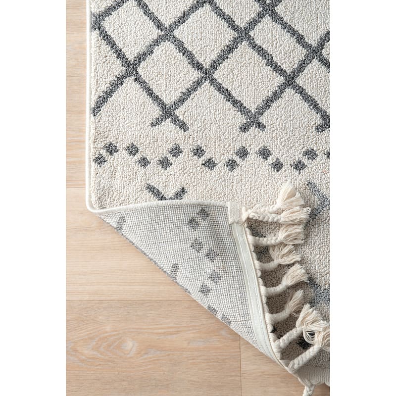 Nuloom Contemporary Modern Trellis Outdoor Tassel Area Rug