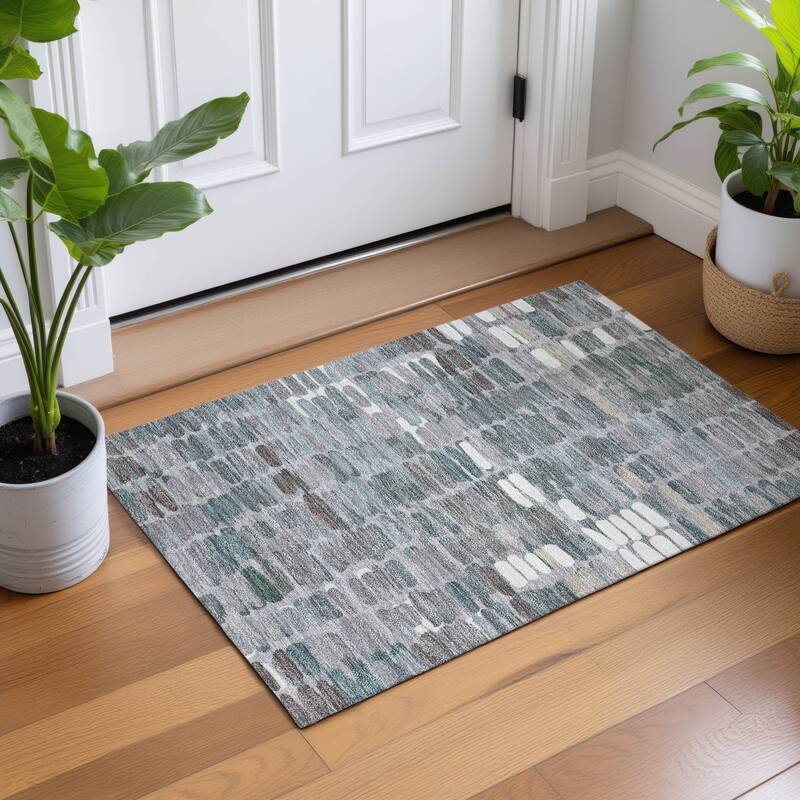 Machine Washable Indoor/ Outdoor Modern Caps Chantille Rug