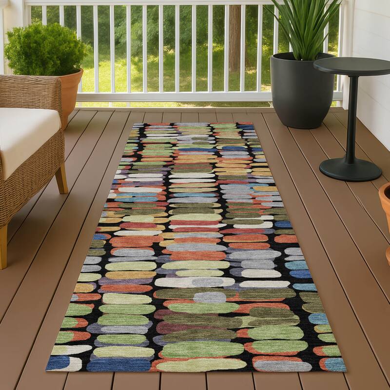 Machine Washable Indoor/ Outdoor Modern Caps Chantille Rug - Black - 2'3" x 7'6"