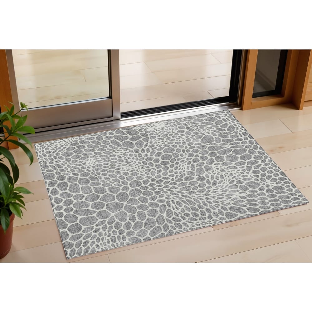 HomeRoots Geometric Transitional Rectangle Outdoor Rug