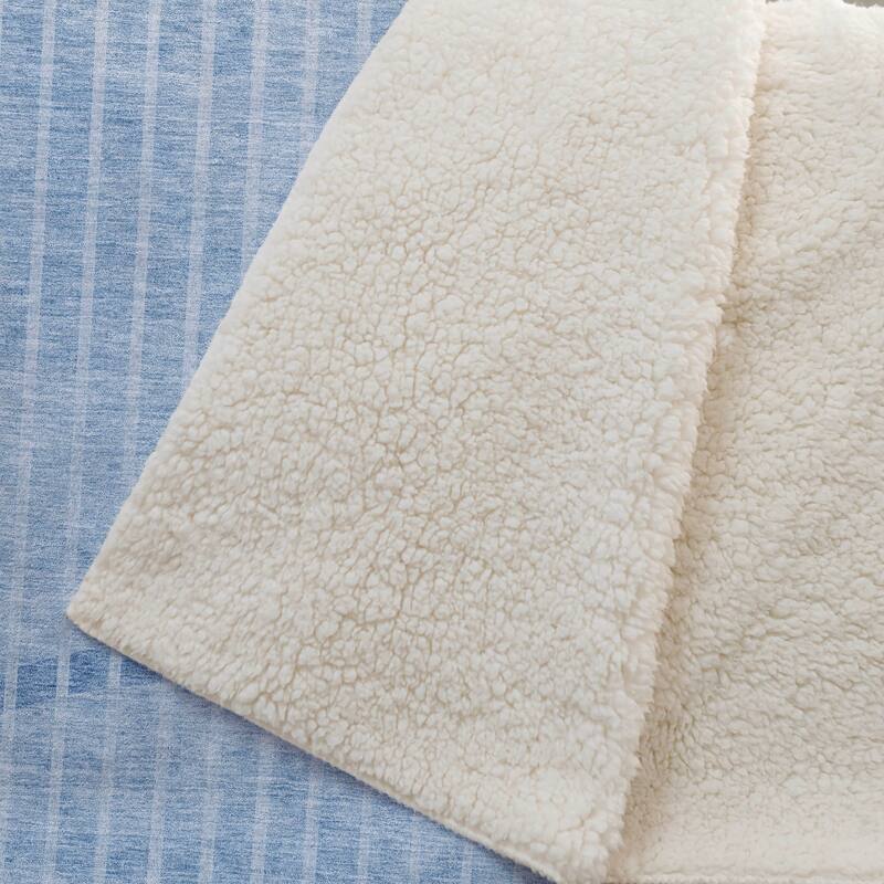 Premium Machine Washable Geo Sherpa Throw Blanket