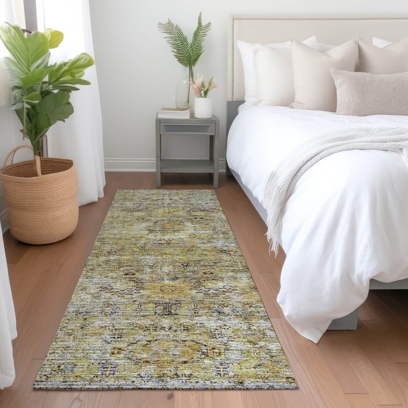 Machine Washable Indoor/ Outdoor Vintage Traditional Chantille Rug - Aloe - 2'3" x 7'6"